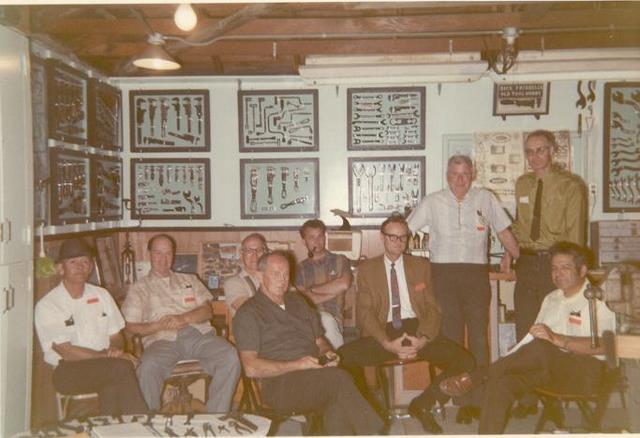 garage1.jpg (49193 bytes)
