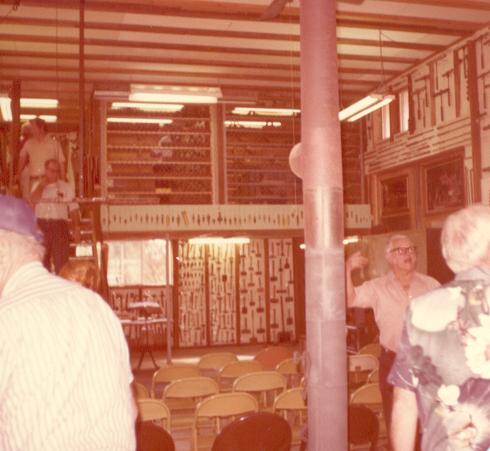 fall3.jpg (33890 bytes)