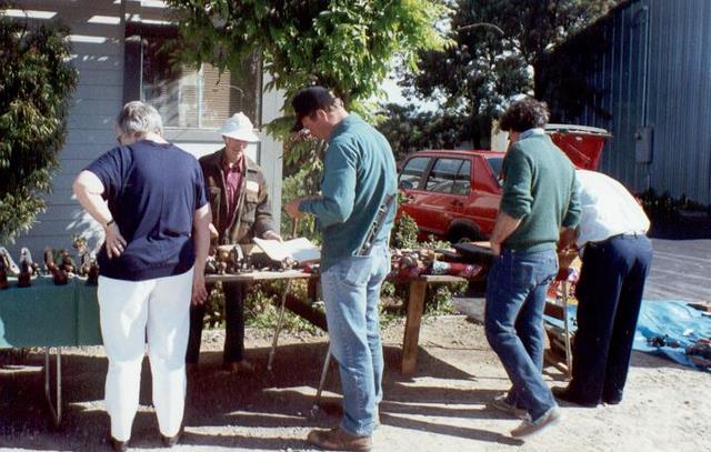 spring1.jpg (74664 bytes)